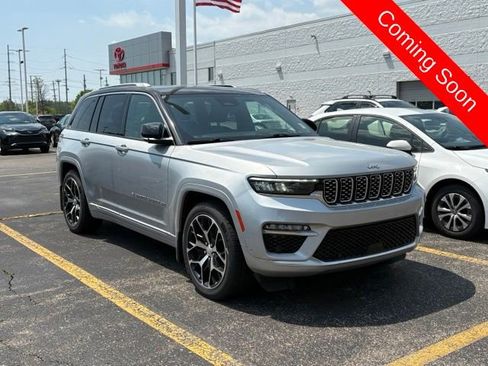 Used 2022 Jeep Grand Cherokee Summit AWD/4WD image 1