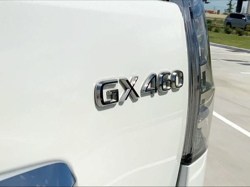 Used 2020 Lexus GX 460 Premium w/ Premium Package AWD/4WD image 10