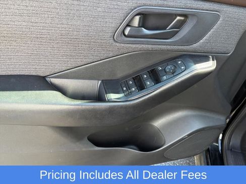 Used 2023 Nissan Rogue S AWD/4WD image 24