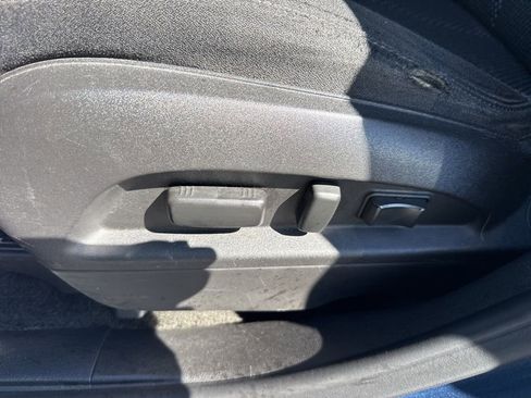 Used 2017 Chevrolet Equinox LT w/ Convenience Package image 18