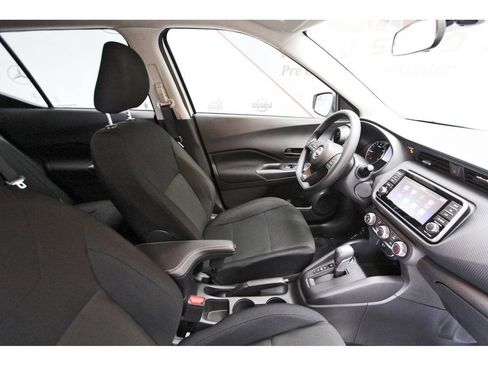 Certified 2025 Nissan Kicks Play S FWD image 11
