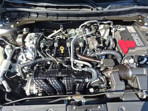 Used 2025 Nissan Altima 2.5 SV FWD image 32