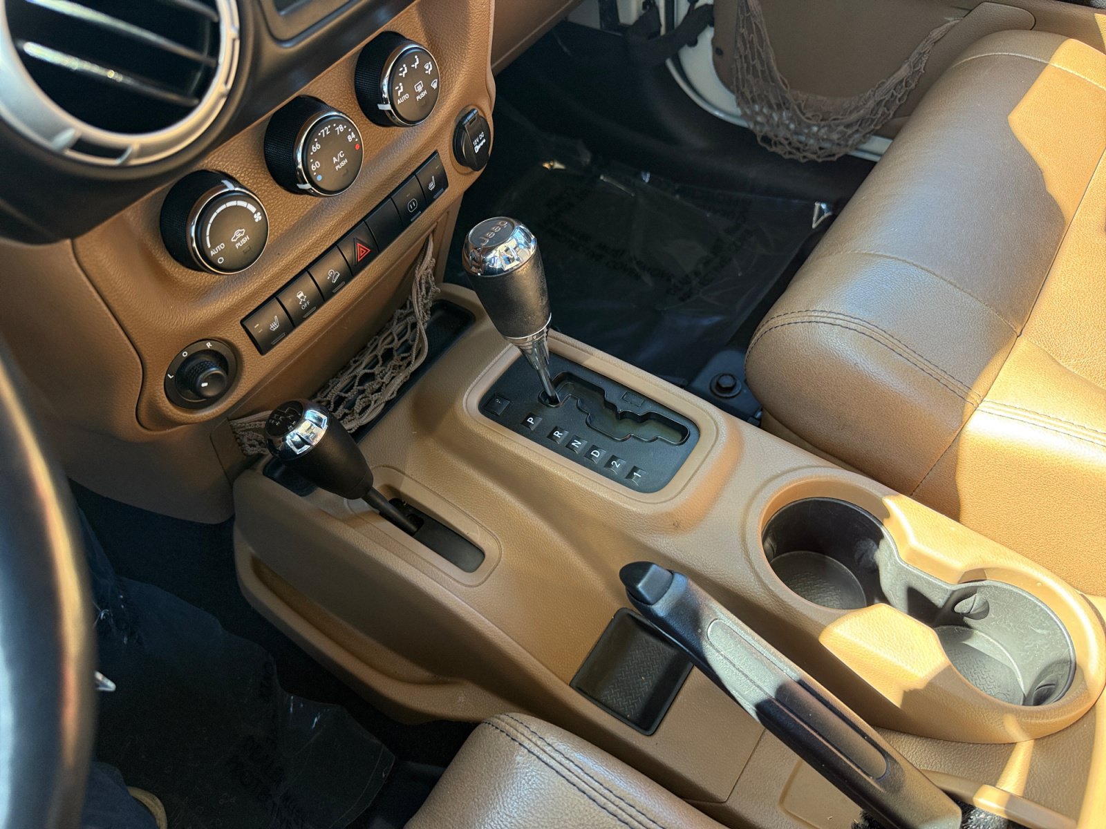 Used 2011 Jeep Wrangler Unlimited Rubicon w/ Dual Top Group AWD/4WD image 13