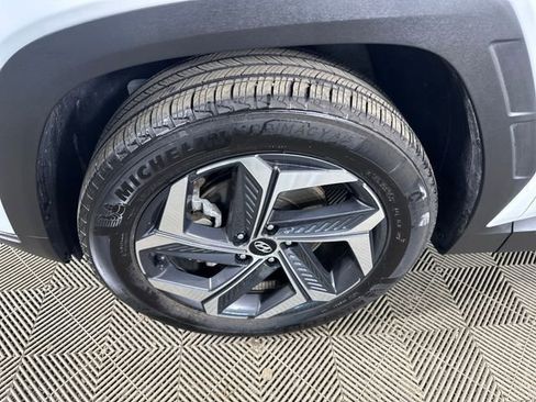 Used 2024 Hyundai Tucson Limited AWD/4WD image 10
