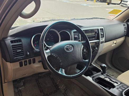 Used 2006 Toyota 4Runner SR5 AWD/4WD image 11