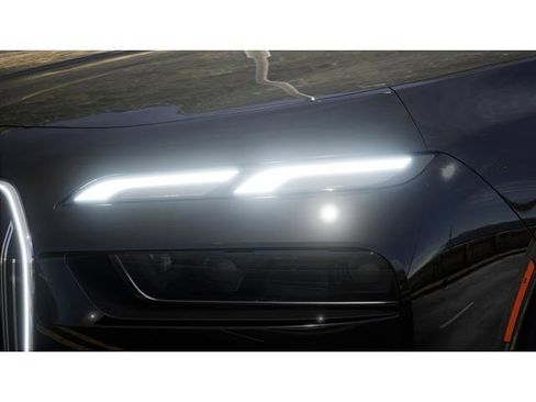 Used 2025 BMW i7 eDrive50 w/ Premium Package RWD image 6