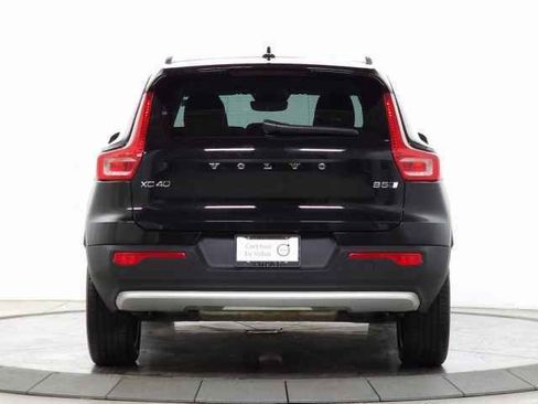 Certified 2023 Volvo XC40 B5 Plus w/ Protection Package Premier image 8