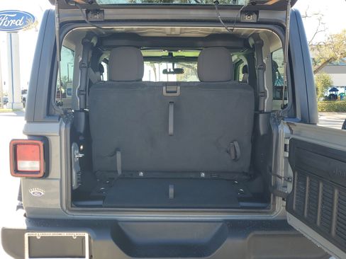 Used 2022 Jeep Wrangler Sport image 10