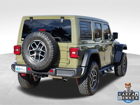 Used 2025 Jeep Wrangler Unlimited Rubicon w/ Technology Group image 10