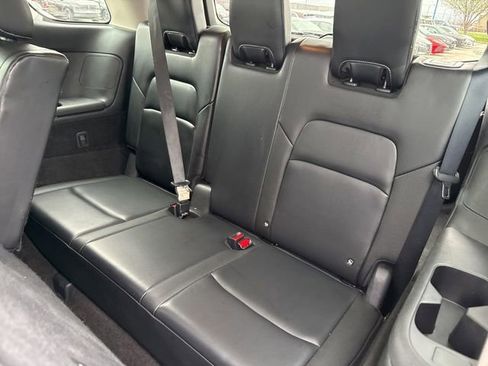 Used 2023 Nissan Pathfinder SL AWD/4WD image 15