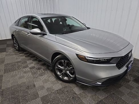 Used 2023 Honda Accord EX image 7