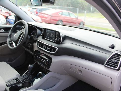 Used 2021 Hyundai Tucson SE FWD image 16