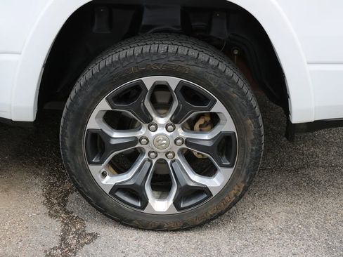 Used 2024 RAM 1500 Limited image 9