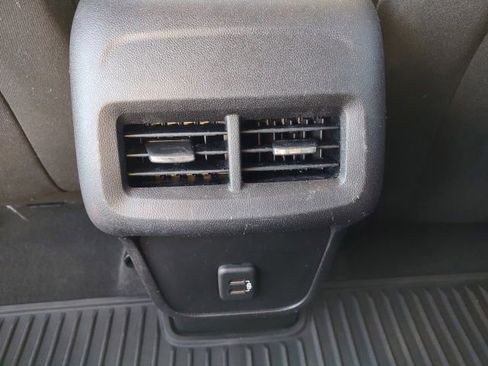 Used 2019 Chevrolet Equinox LT image 17