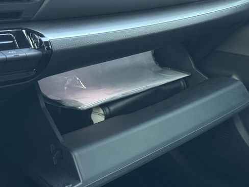 Used 2025 Toyota Prius LE image 28