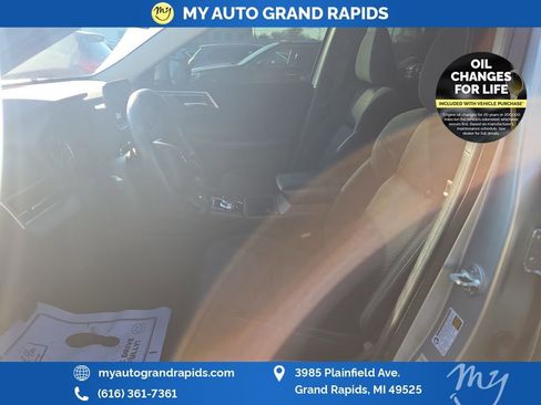 Used 2024 Mitsubishi Outlander ES image 9