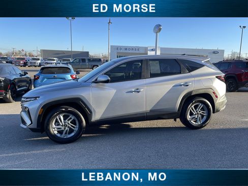 Used 2025 Hyundai Tucson SE image 10
