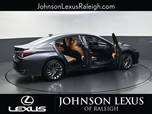Certified 2025 Lexus ES 300h Ultra Luxury FWD image 31