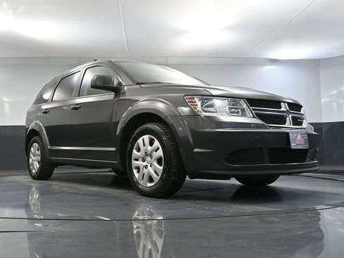 Used 2018 Dodge Journey SE image 48