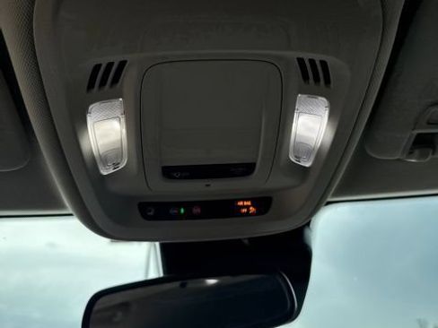 Used 2023 Buick Envision Essence FWD image 23