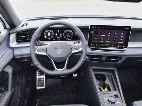 New 2026 Volkswagen Tiguan SE R-Line image 17