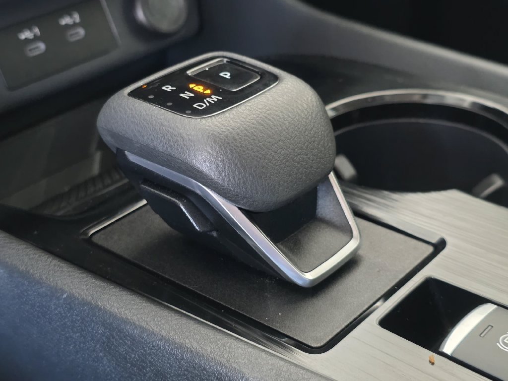 Used 2024 Nissan Rogue S FWD image 21