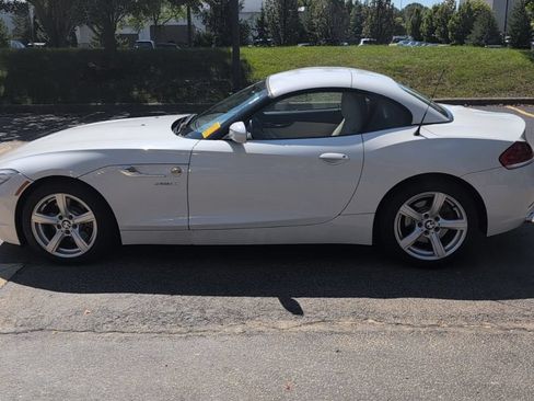 Used 2011 BMW Z4 sDrive30i RWD image 10