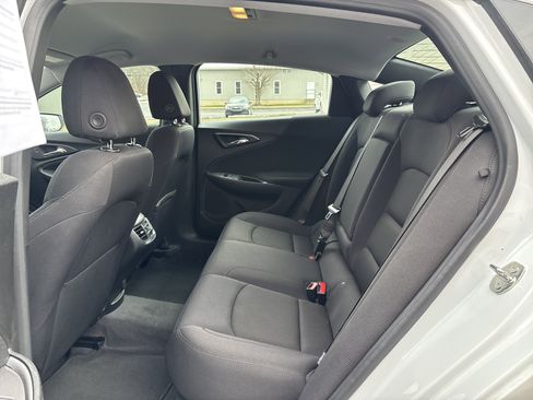 Used 2023 Chevrolet Malibu LT image 14