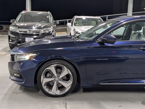 Used 2019 Honda Accord Touring image 3