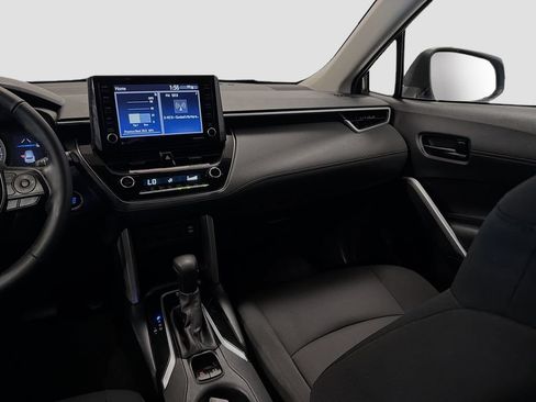 Used 2022 Toyota Corolla Cross LE AWD/4WD image 21