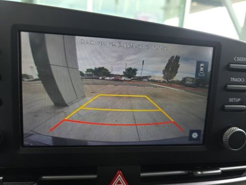 Used 2023 Hyundai Elantra SEL w/ Cargo Package FWD image 4