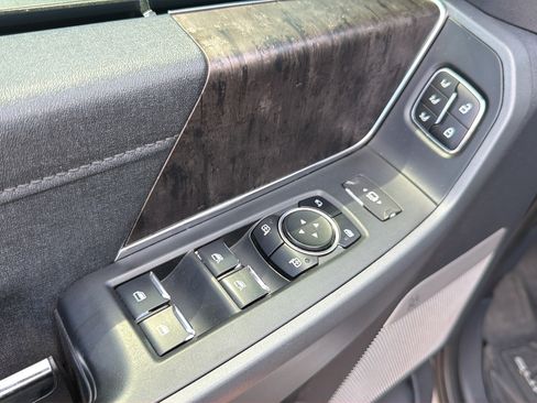 Used 2023 Ford F250 Lariat w/ Lariat Ultimate Package AWD/4WD image 21