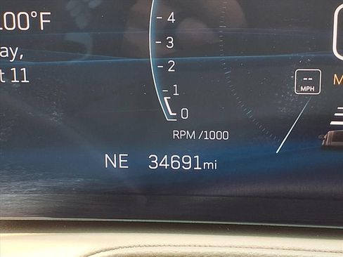 Used 2024 Cadillac XT4 Premium Luxury FWD image 31