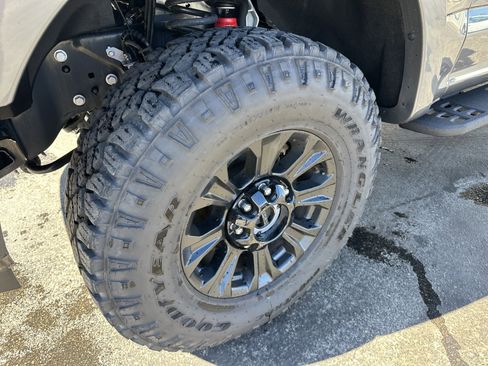 Used 2022 Ford F350 Lariat w/ Tremor Off-Road Package image 9