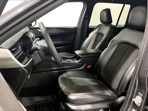 Used 2024 Jeep Grand Cherokee Altitude image 22