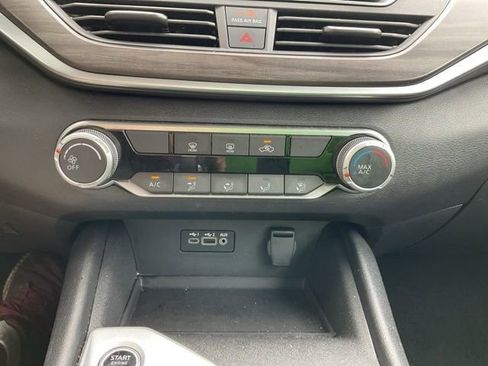 Used 2025 Nissan Altima 2.5 SV image 25