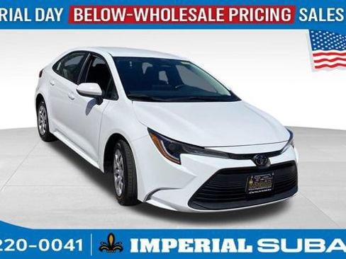 Used 2025 Toyota Corolla LE FWD image 1