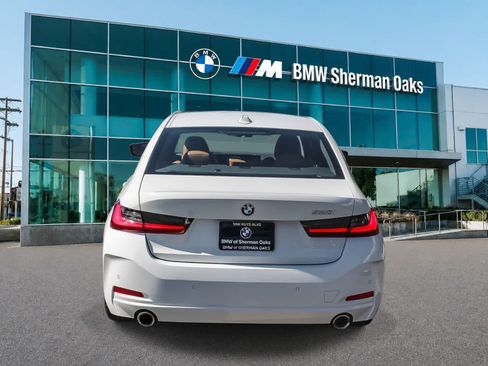Used 2023 BMW 330i Sedan w/ Premium Package RWD image 5