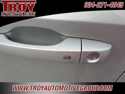 Used 2020 Dodge Journey SE image 35