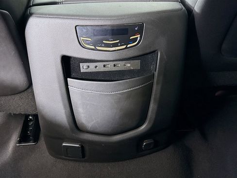 Used 2019 Cadillac Escalade Premium Luxury image 28
