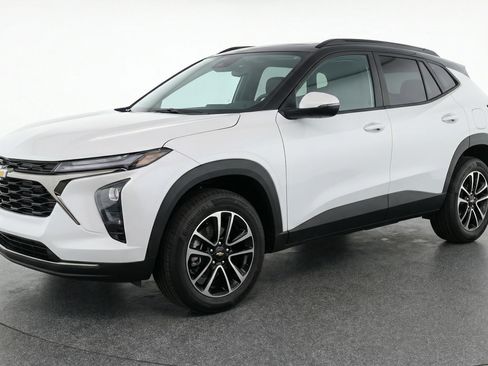 Used 2025 Chevrolet TrailBlazer LT image 3