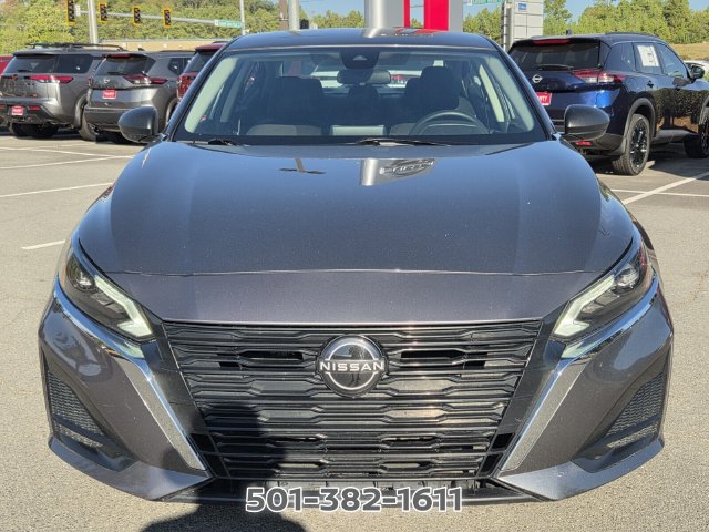Used 2024 Nissan Altima 2.5 SV FWD image 5