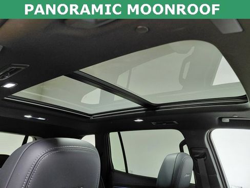 Used 2025 Buick Enclave Avenir w/ Super Cruise Package image 5