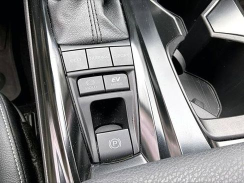 Certified 2025 Toyota Camry SE w/ Convenience Package image 26