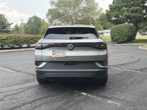 Used 2023 Volkswagen ID.4 Pro AWD/4WD image 6