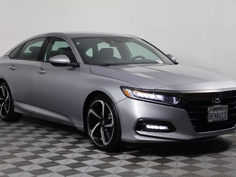 Used 2018 Honda Accord Sport image 3