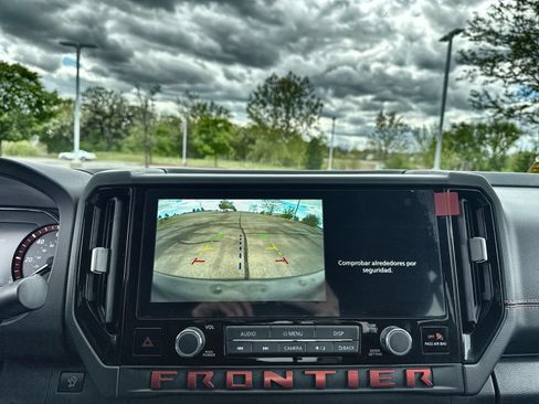 Used 2025 Nissan Frontier PRO-4X AWD/4WD image 16
