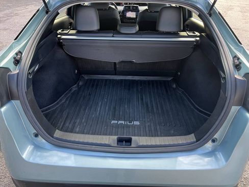 Used 2016 Toyota Prius Four Touring FWD image 27
