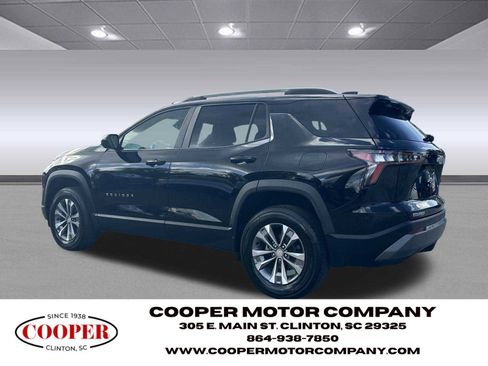 Used 2025 Chevrolet Equinox LT w/ Convenience Package II image 3