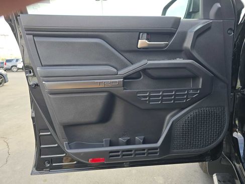 Used 2025 Toyota Tacoma TRD Off-Road image 17